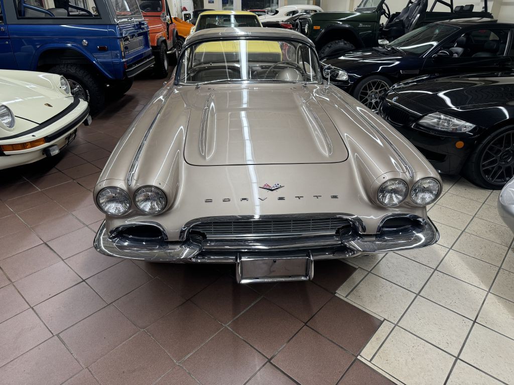1961 Chevrolet Corvette Image 4