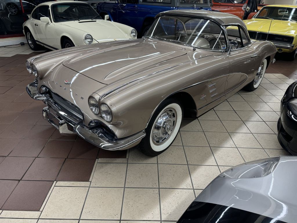 1961 Chevrolet Corvette Image 5