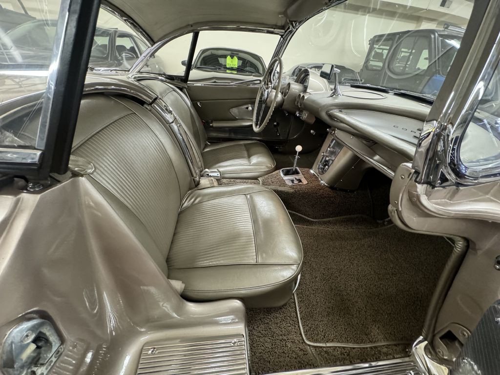 1961 Chevrolet Corvette Image 17