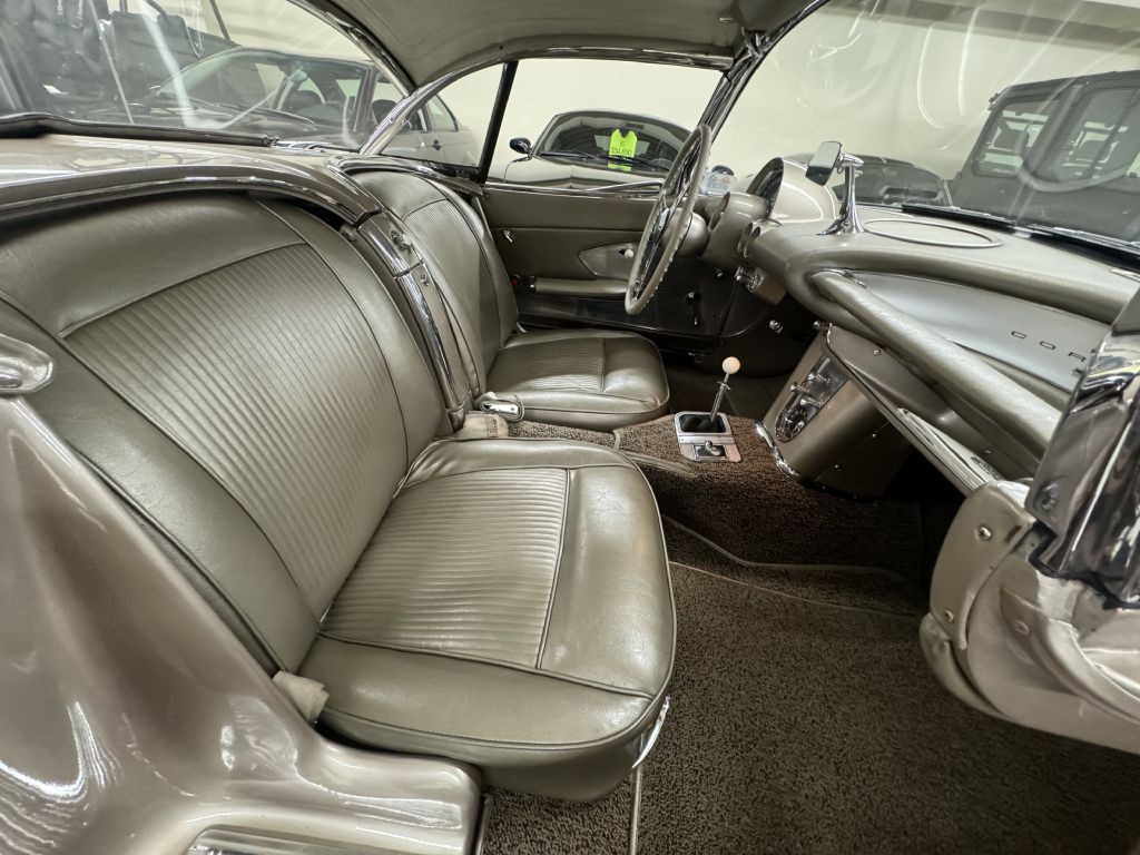 1961 Chevrolet Corvette Image 19