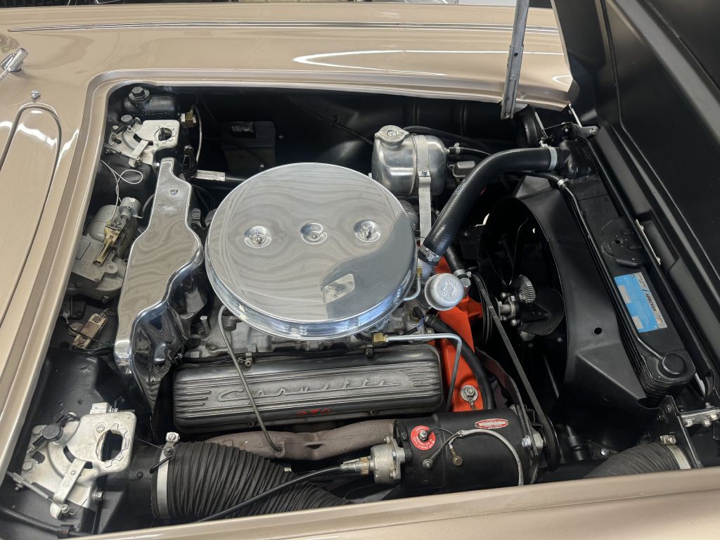 1961 Chevrolet Corvette Image 32