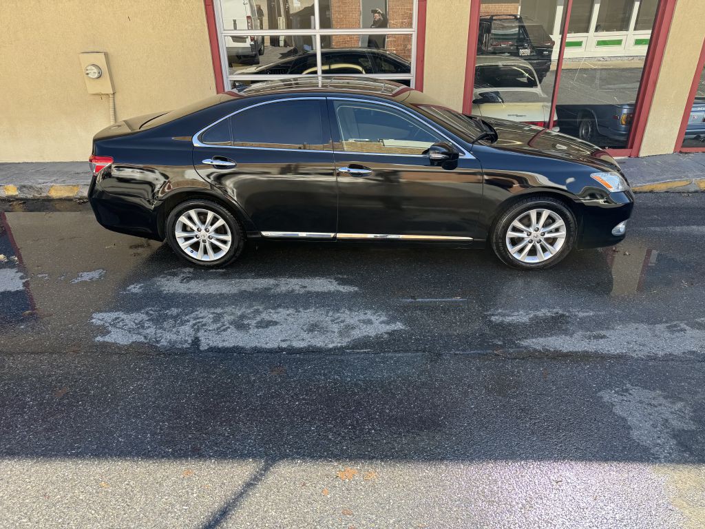 2012 Lexus ES Image 12