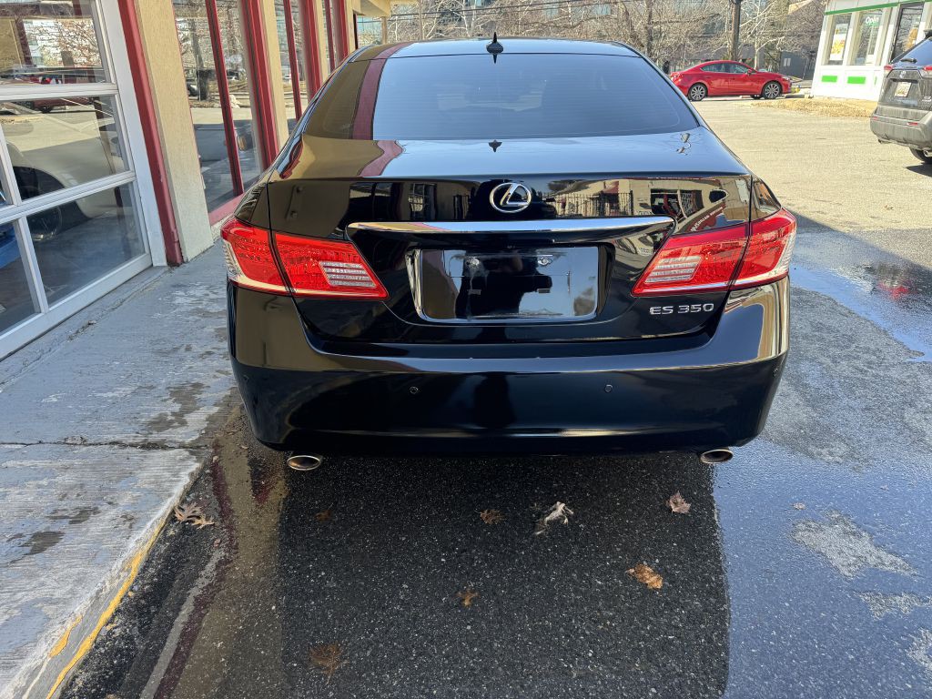 2012 Lexus ES Image 24