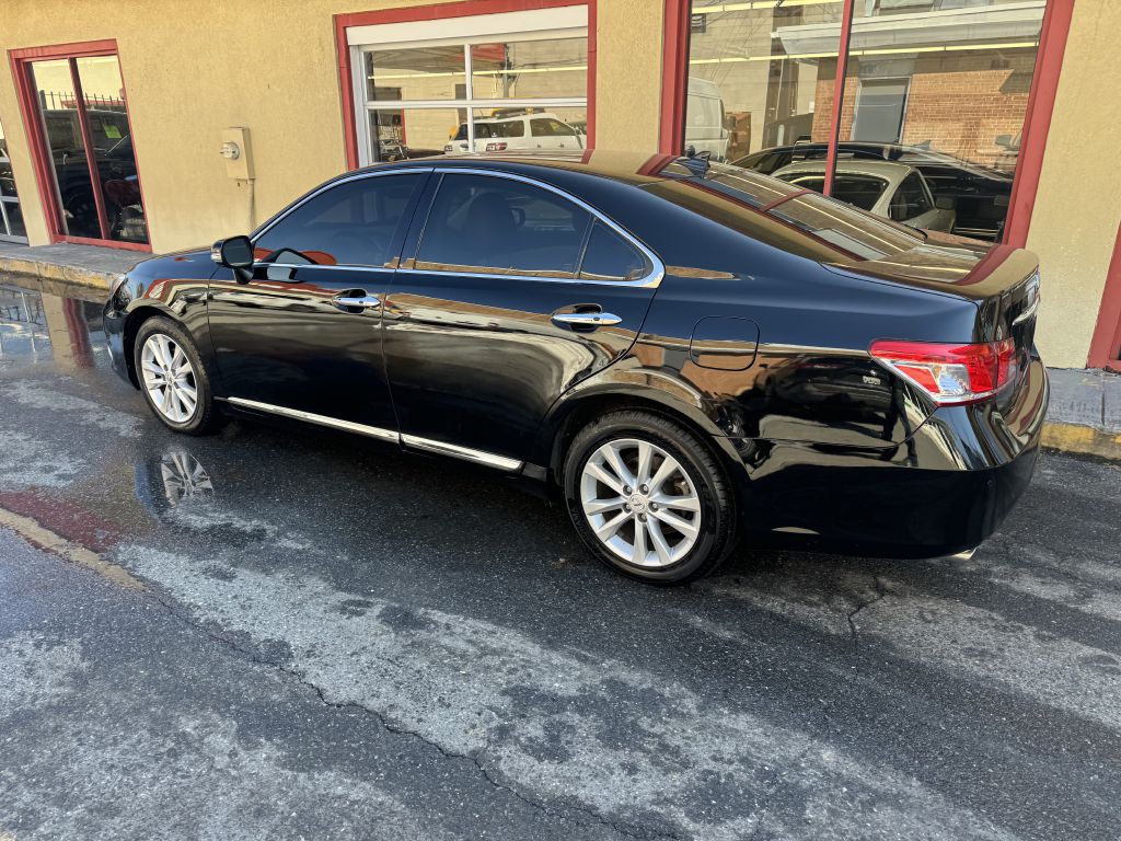 2012 Lexus ES Image 30