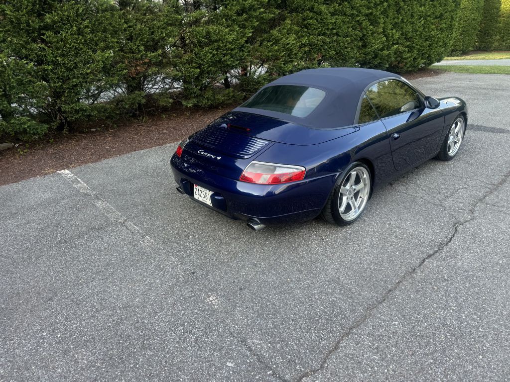 2001 Porsche 911 Image 16