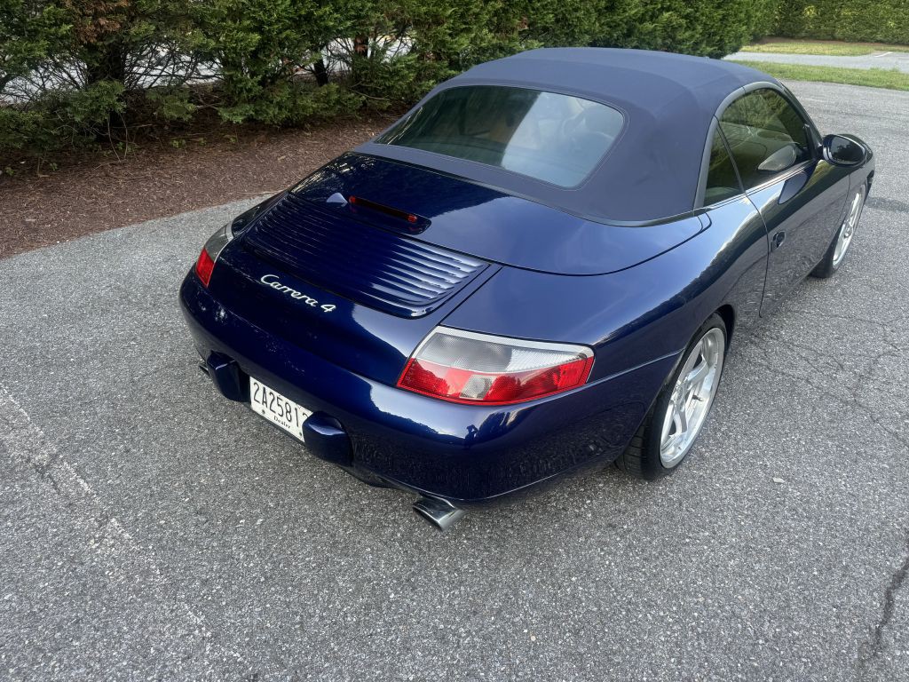 2001 Porsche 911 Image 18
