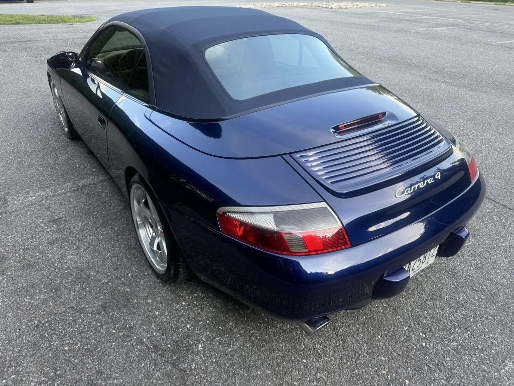 2001 Porsche 911 Image 22