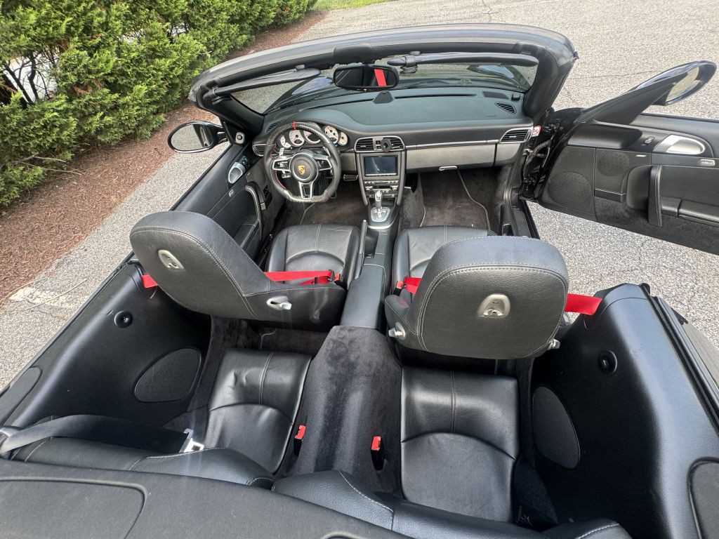2011 Porsche 911 Image 60