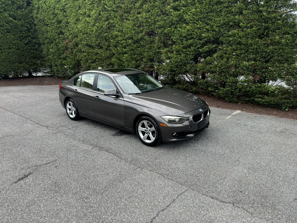 2013 BMW 3 Series Image 1
