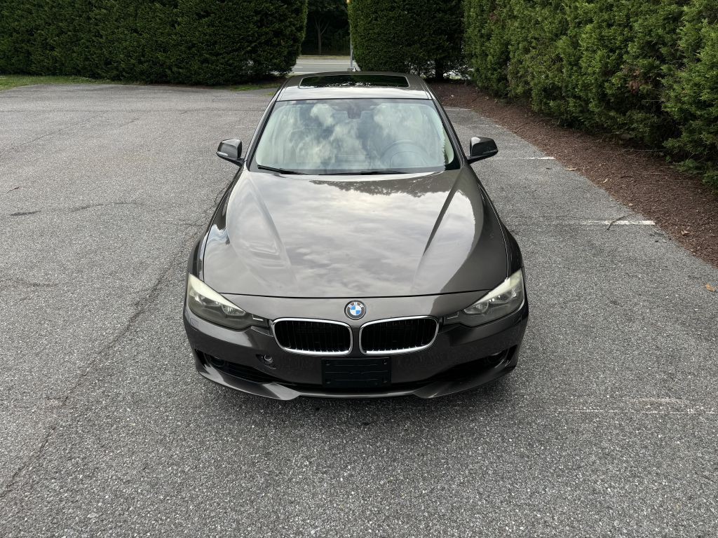 2013 BMW 3 Series Image 3