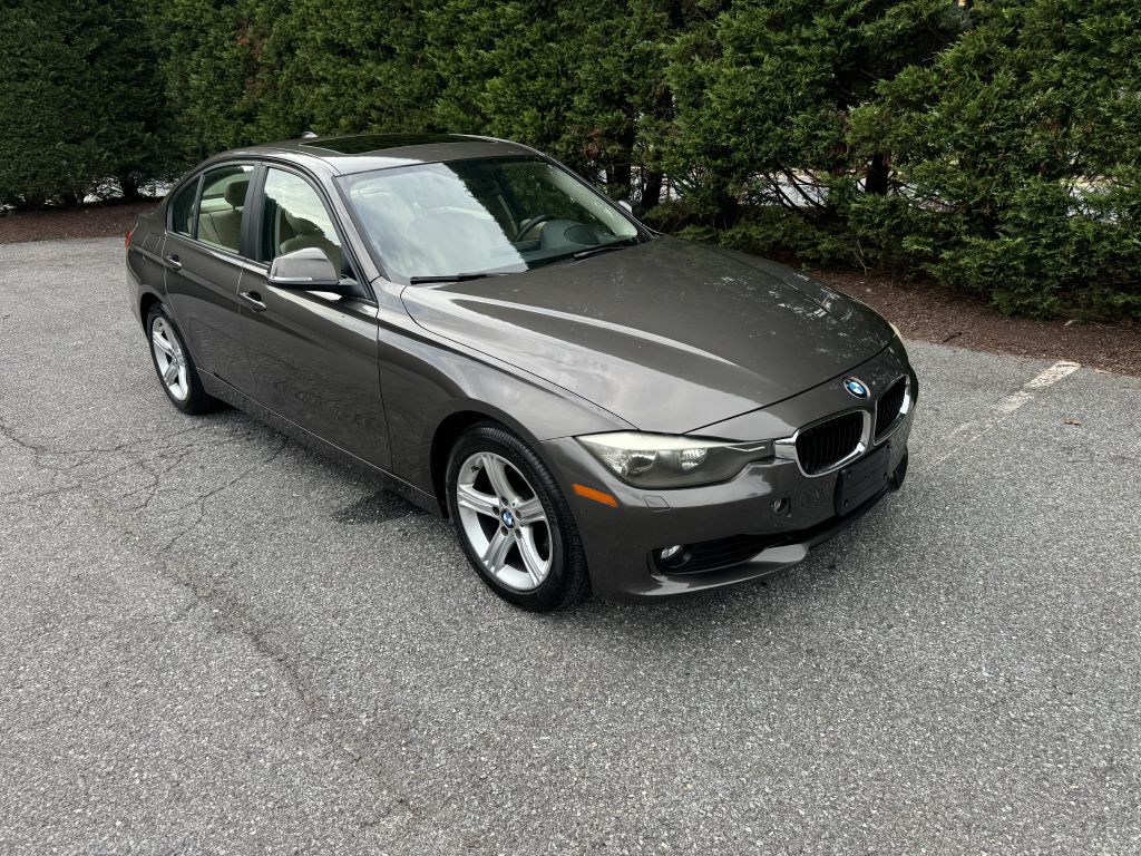 2013 BMW 3 Series Image 4