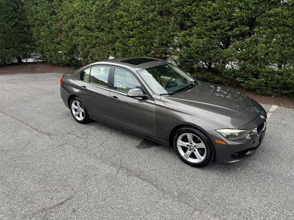 2013 BMW 3 Series Image 7