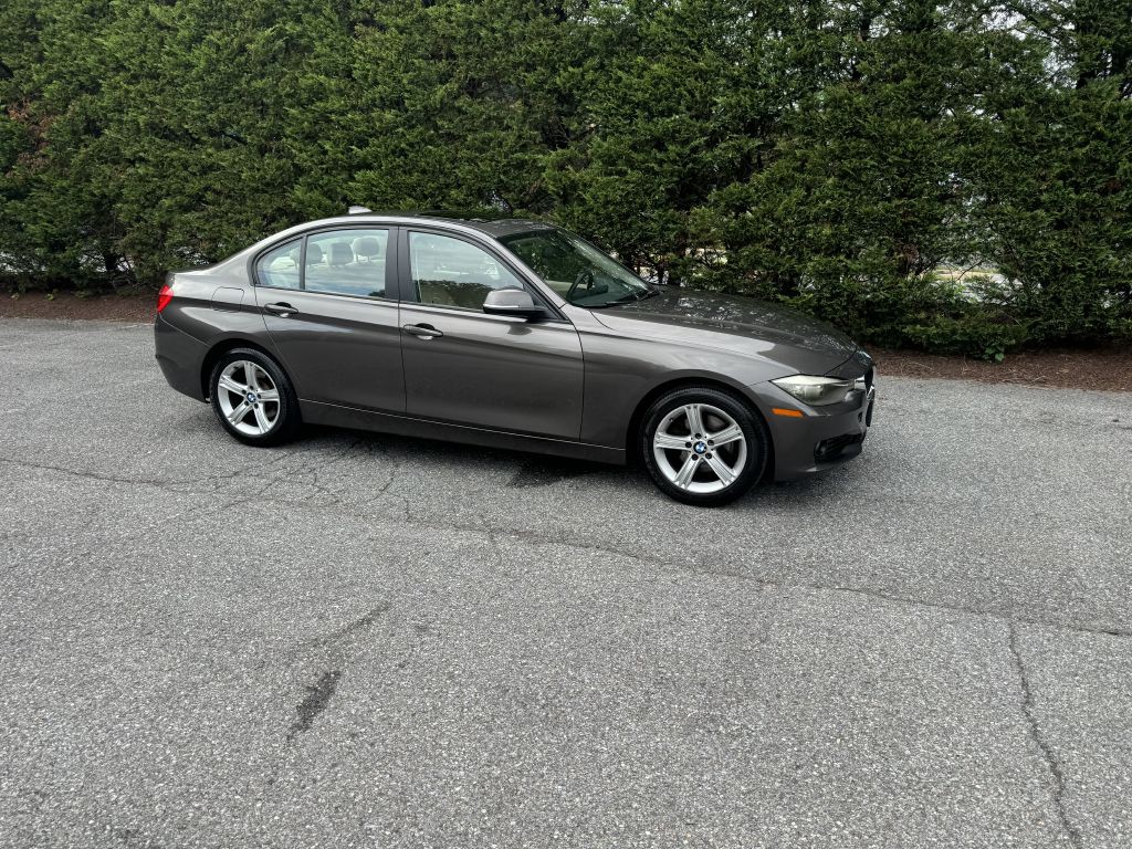2013 BMW 3 Series Image 8