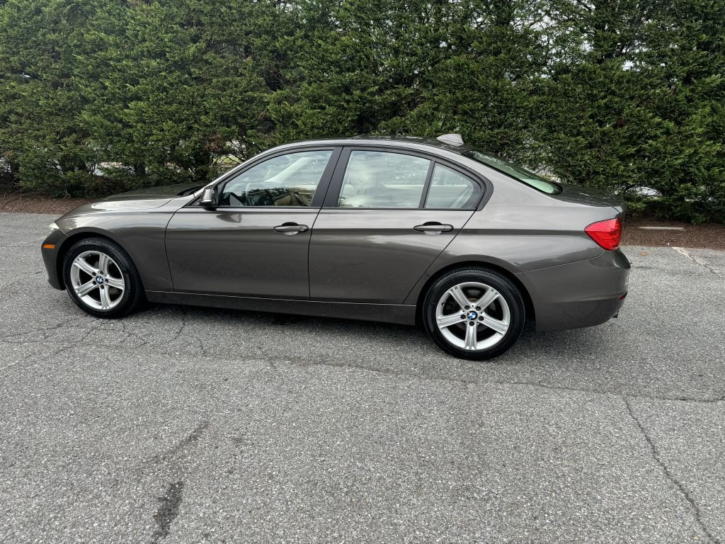 2013 BMW 3 Series Image 22