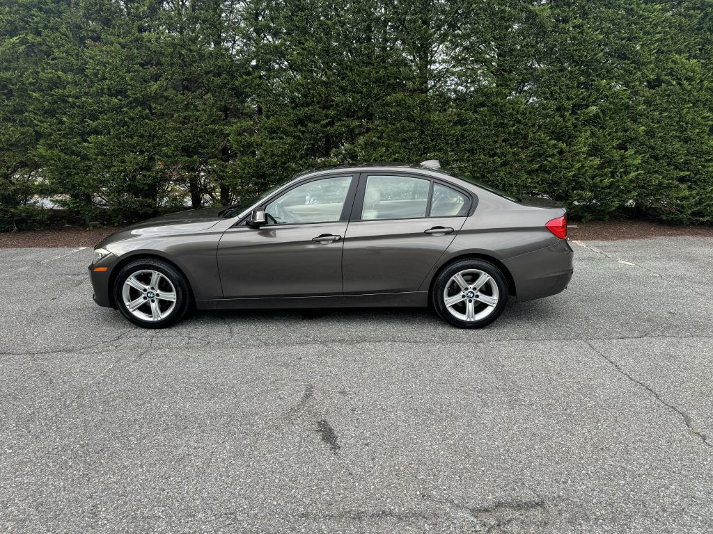 2013 BMW 3 Series Image 23