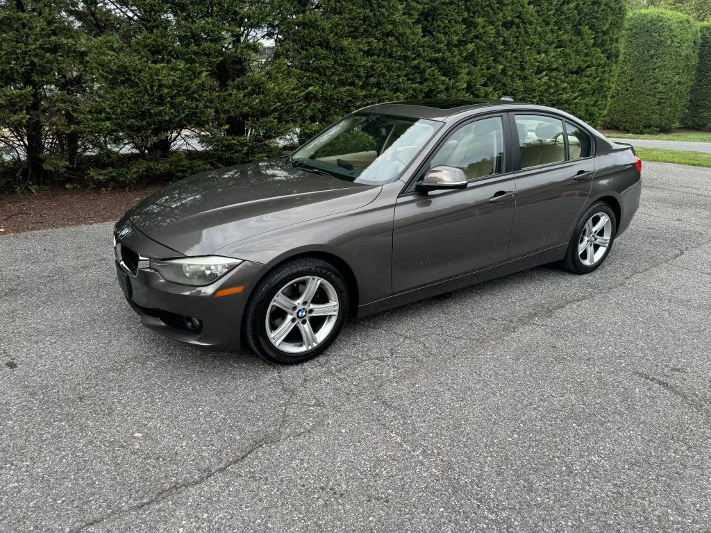 2013 BMW 3 Series Image 25