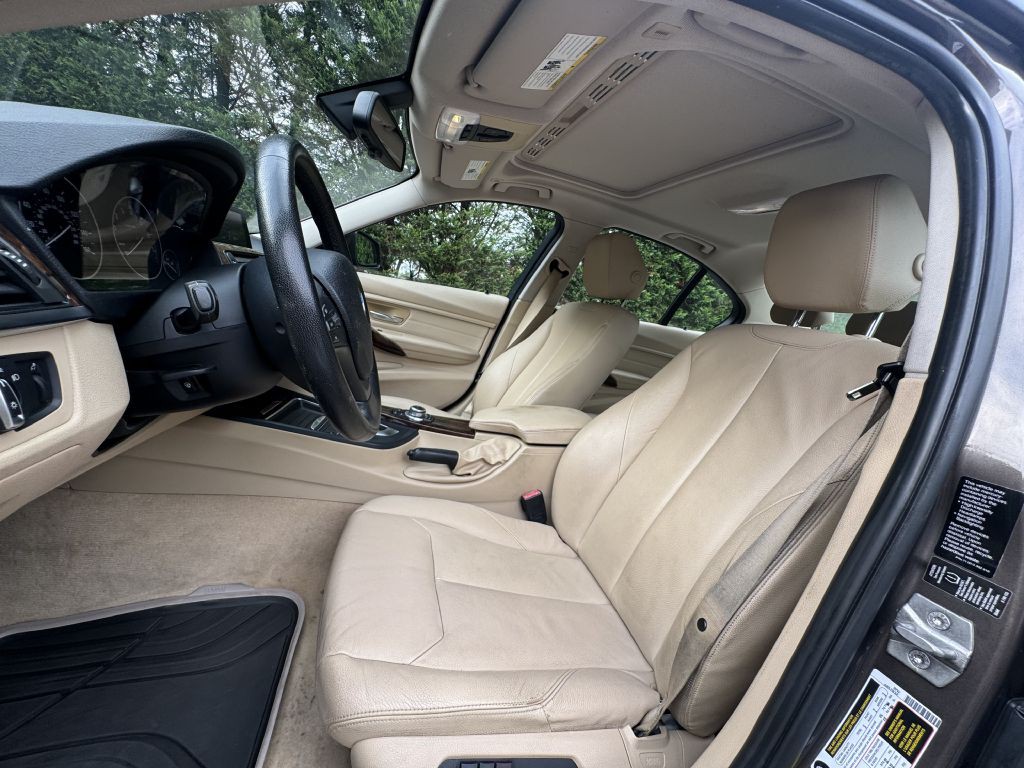 2013 BMW 3 Series Image 35