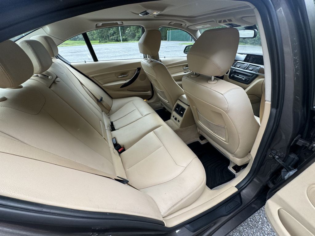 2013 BMW 3 Series Image 43