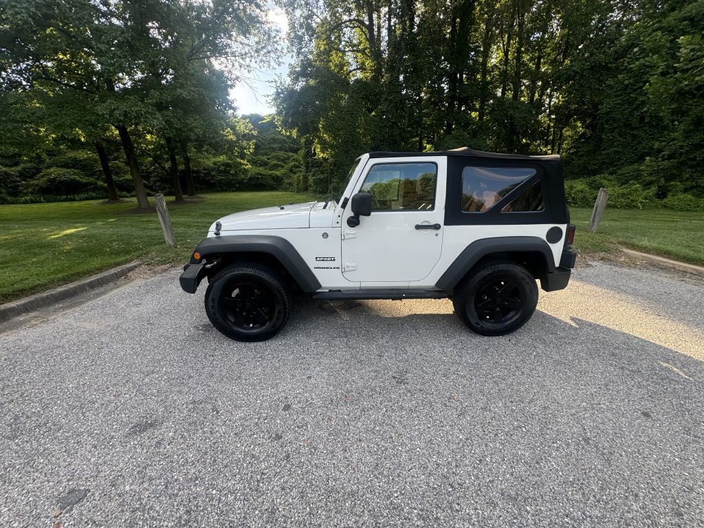 2010 Jeep Wrangler Image 4