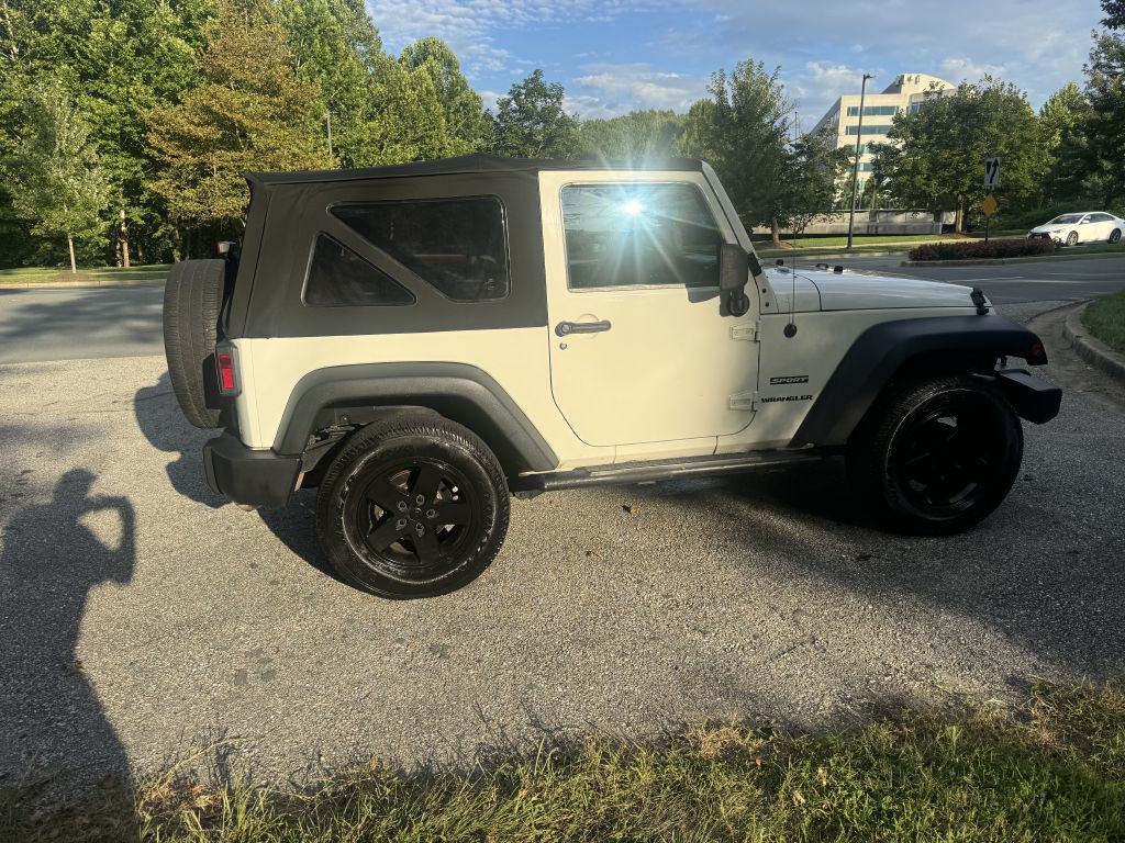 2010 Jeep Wrangler Image 10