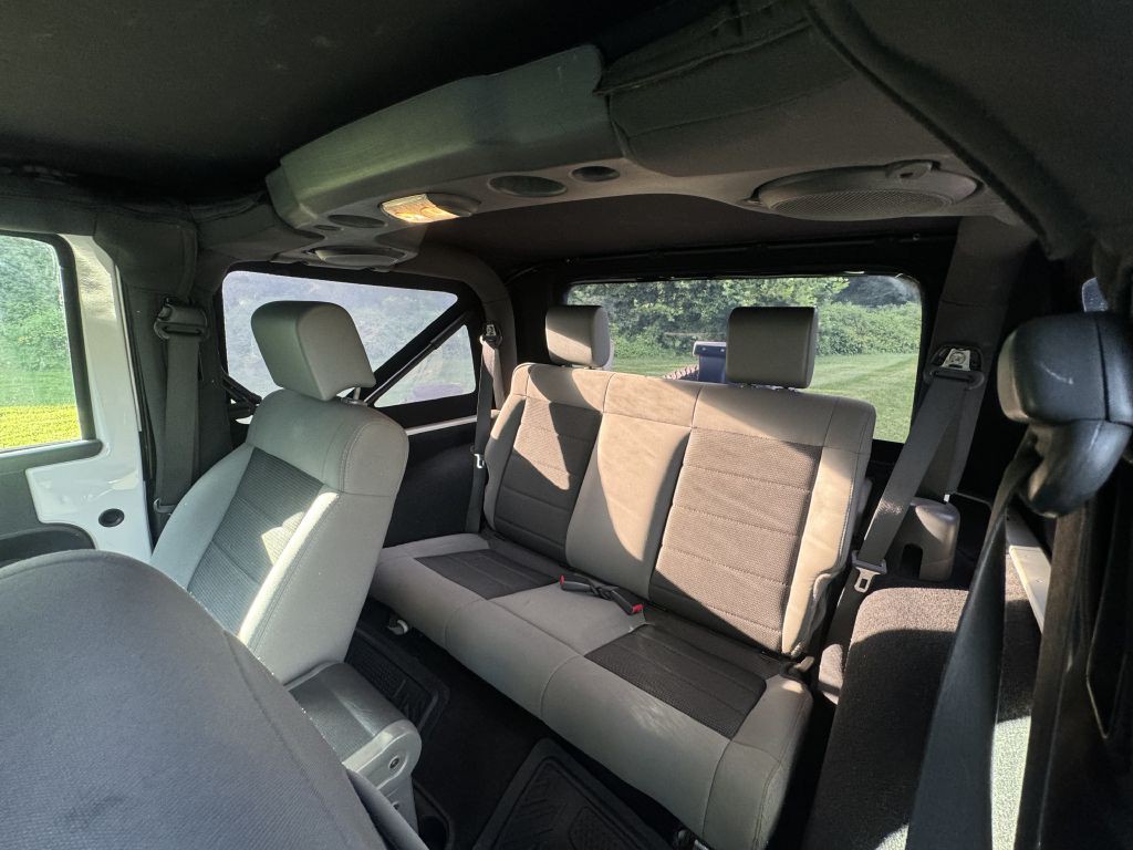 2010 Jeep Wrangler Image 17