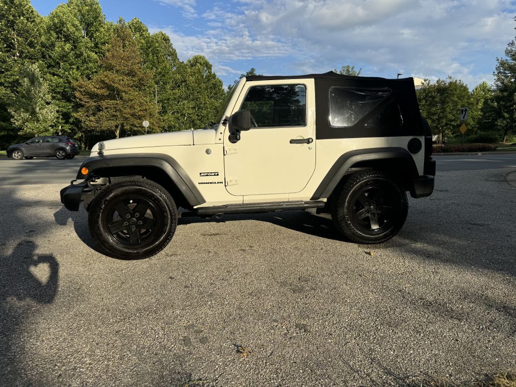 2010 Jeep Wrangler Image 25