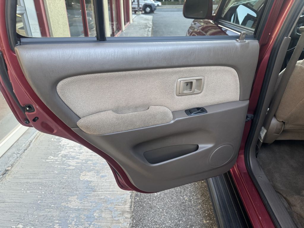 1999 Toyota 4Runner Image 25