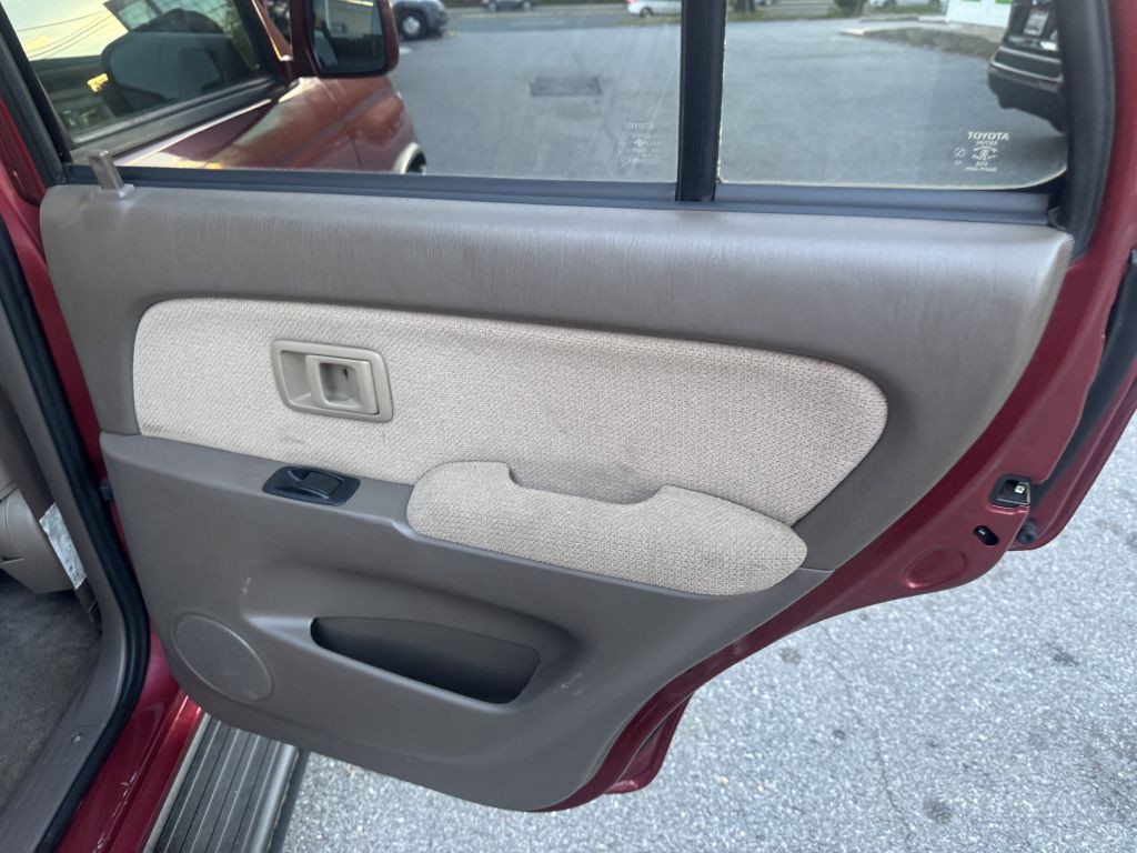 1999 Toyota 4Runner Image 33