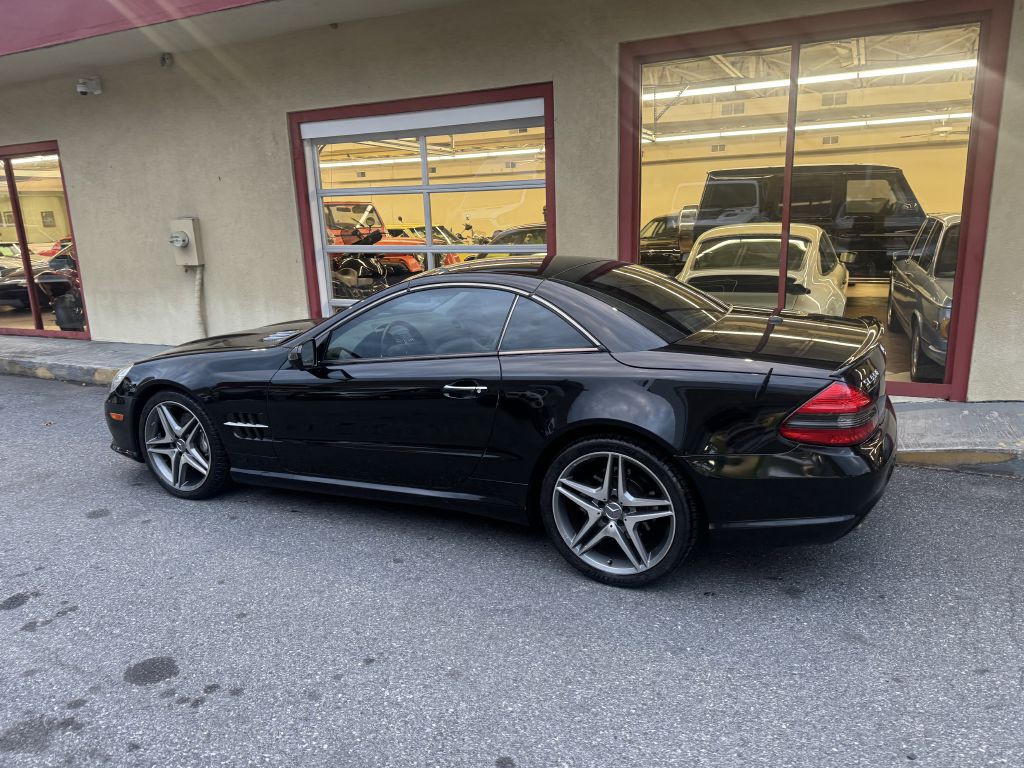 2009 Mercedes-Benz SL-Class Image 16