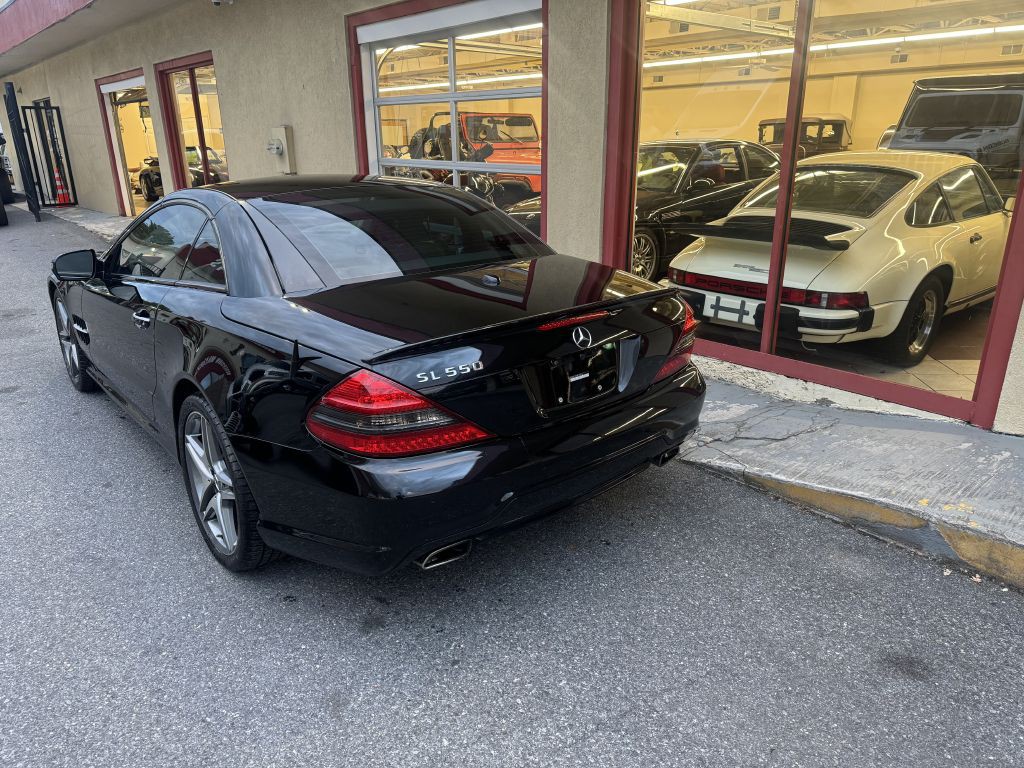 2009 Mercedes-Benz SL-Class Image 20