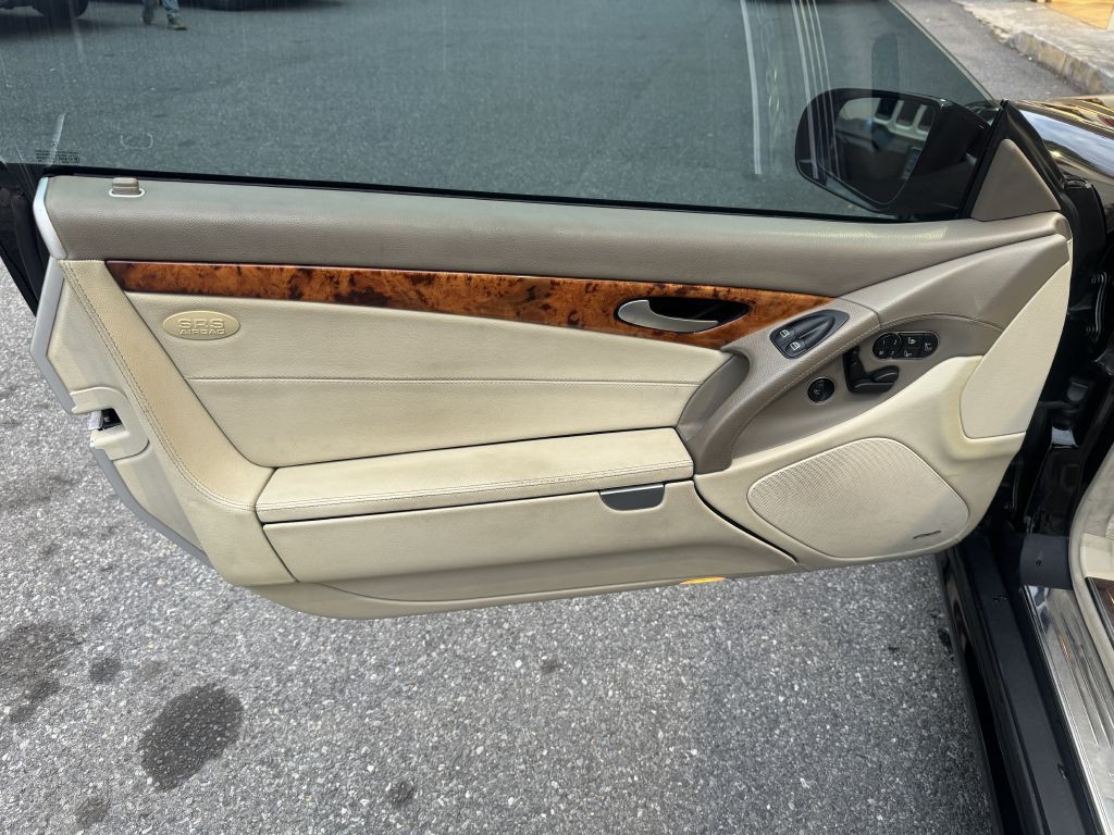 2009 Mercedes-Benz SL-Class Image 24