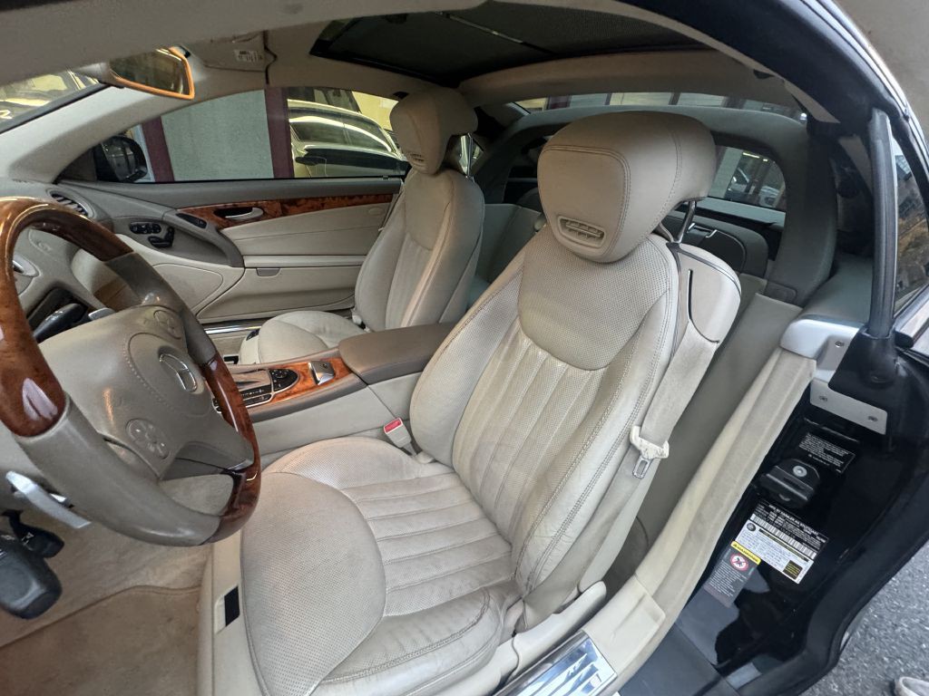 2009 Mercedes-Benz SL-Class Image 26