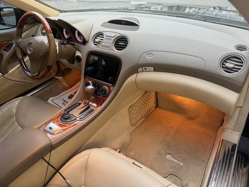 2009 Mercedes-Benz SL-Class Image 30