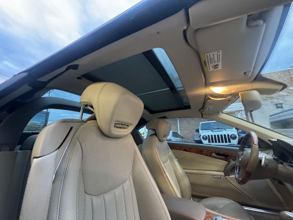 2009 Mercedes-Benz SL-Class Image 34