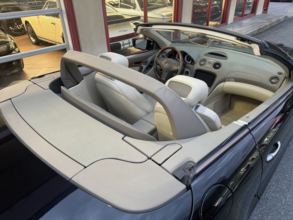 2009 Mercedes-Benz SL-Class Image 71