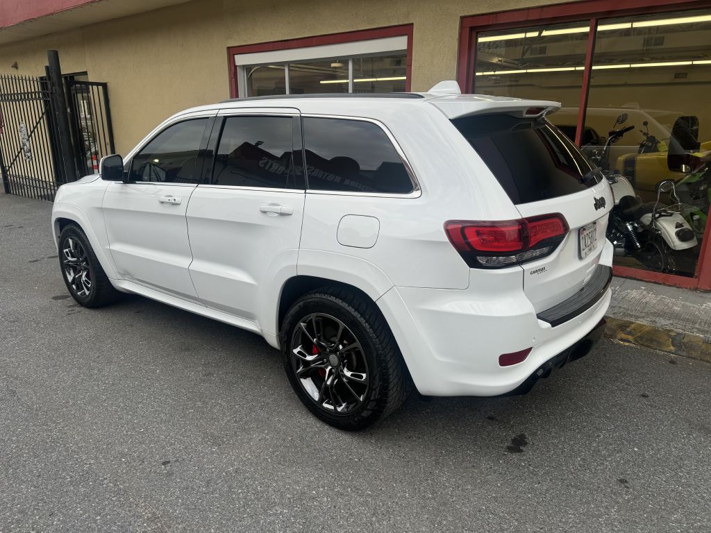 2015 Jeep Grand Cherokee Image 16