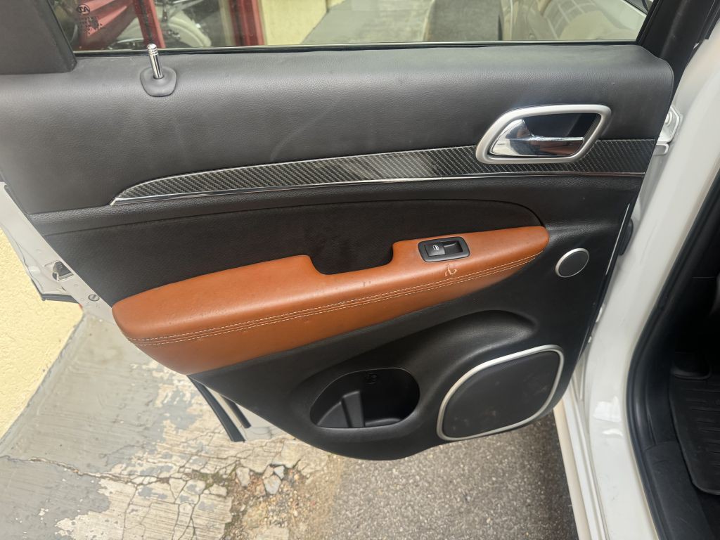 2015 Jeep Grand Cherokee Image 32