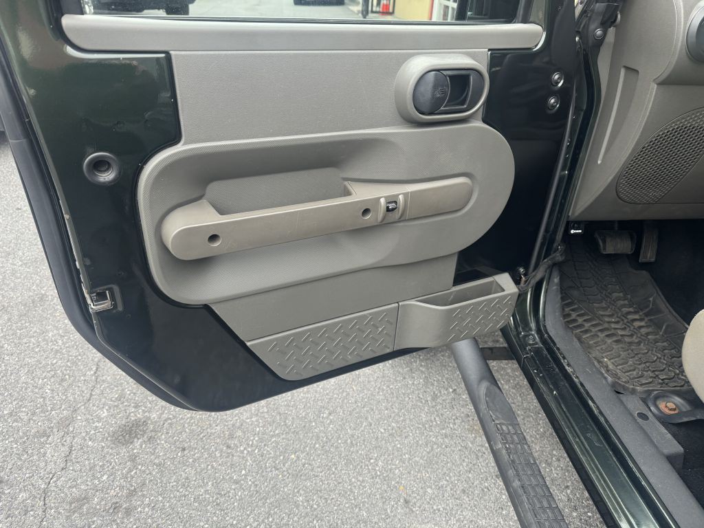 2010 Jeep Wrangler Unlimited Image 35