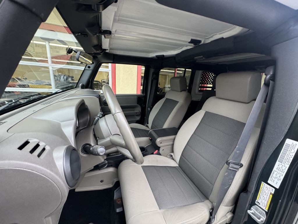 2010 Jeep Wrangler Unlimited Image 38
