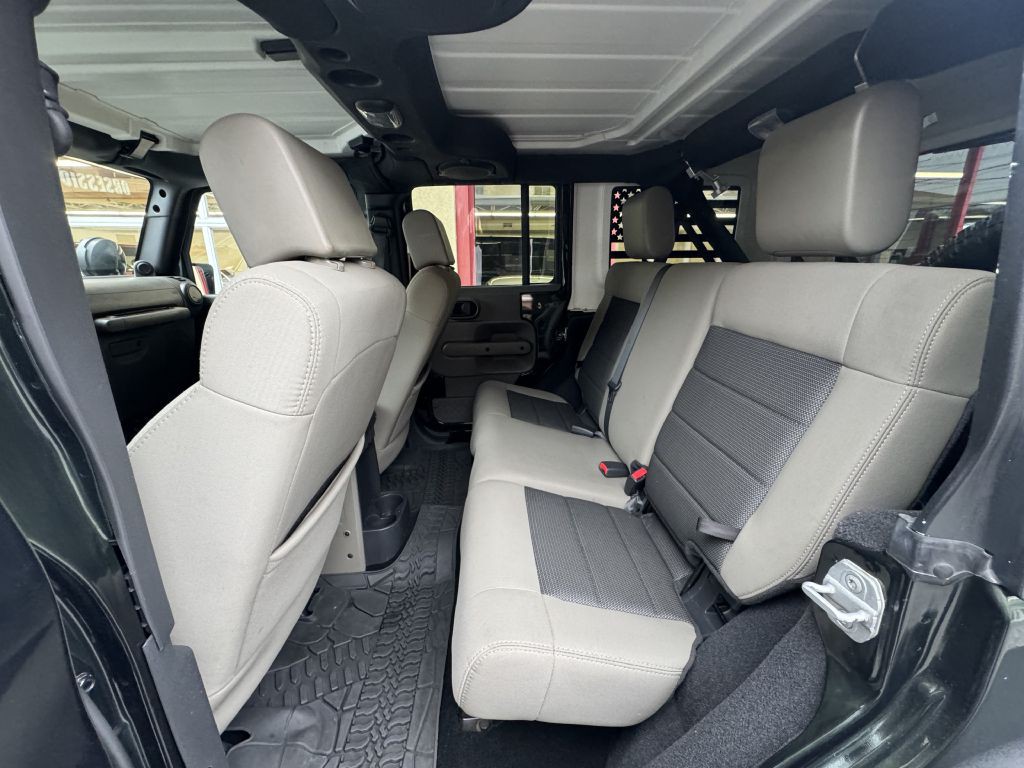 2010 Jeep Wrangler Unlimited Image 39