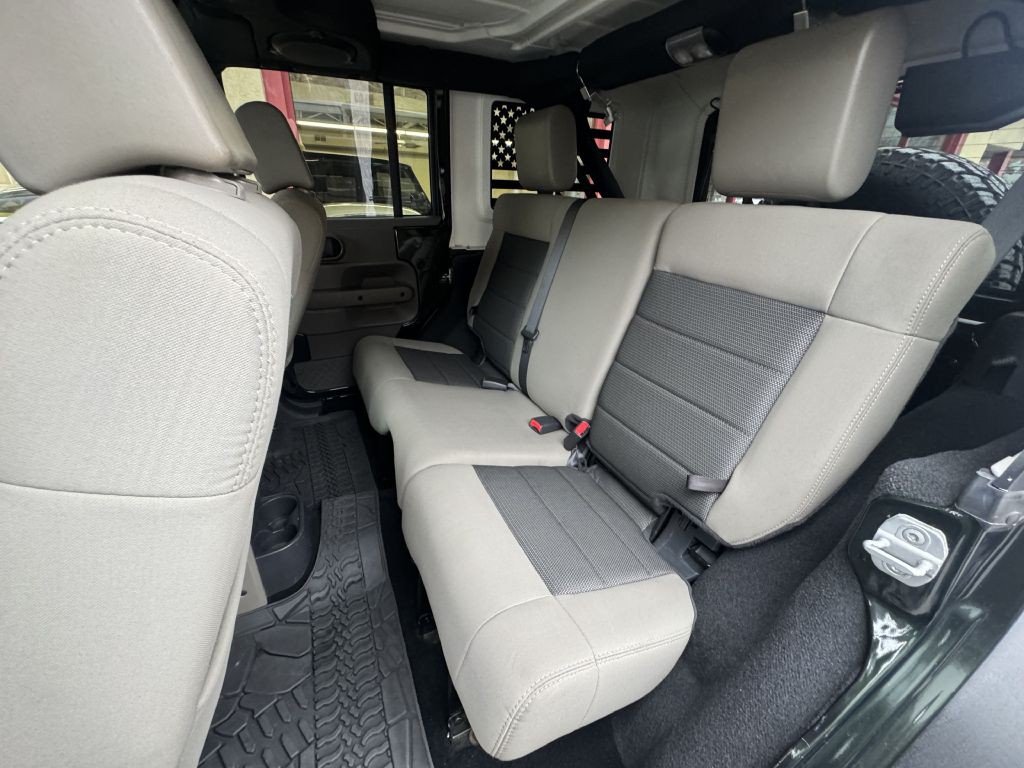 2010 Jeep Wrangler Unlimited Image 40