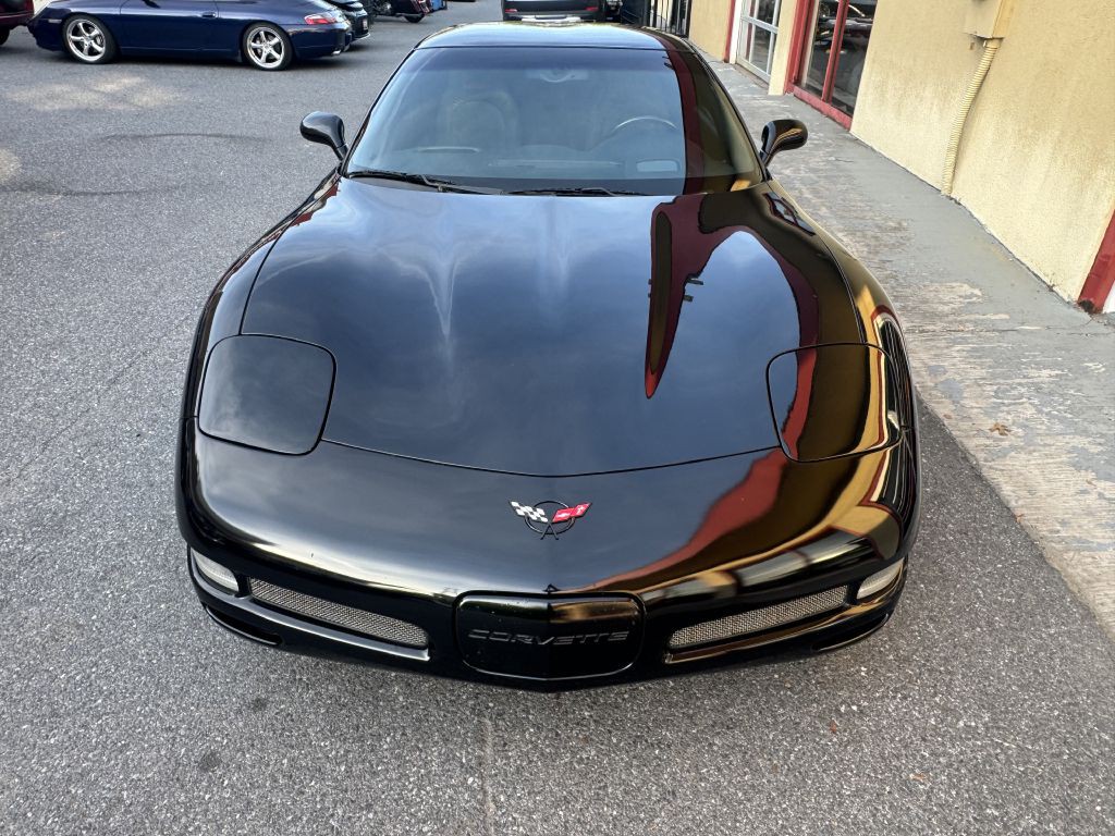 2002 Chevrolet Corvette Image 2