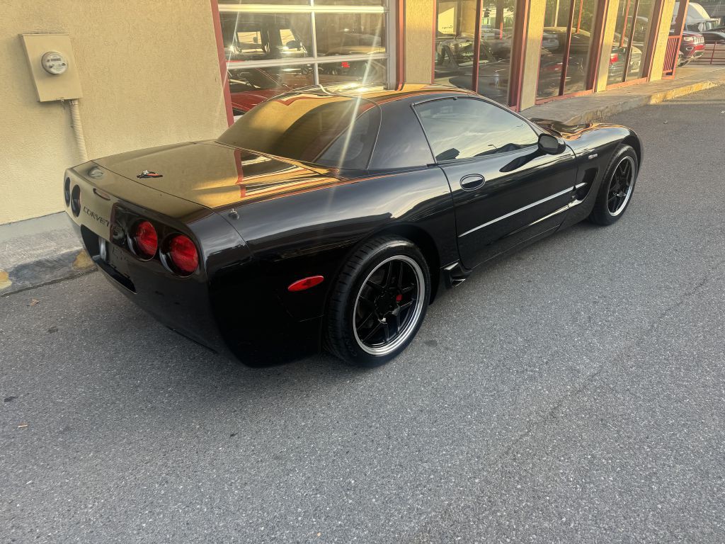 2002 Chevrolet Corvette Image 13