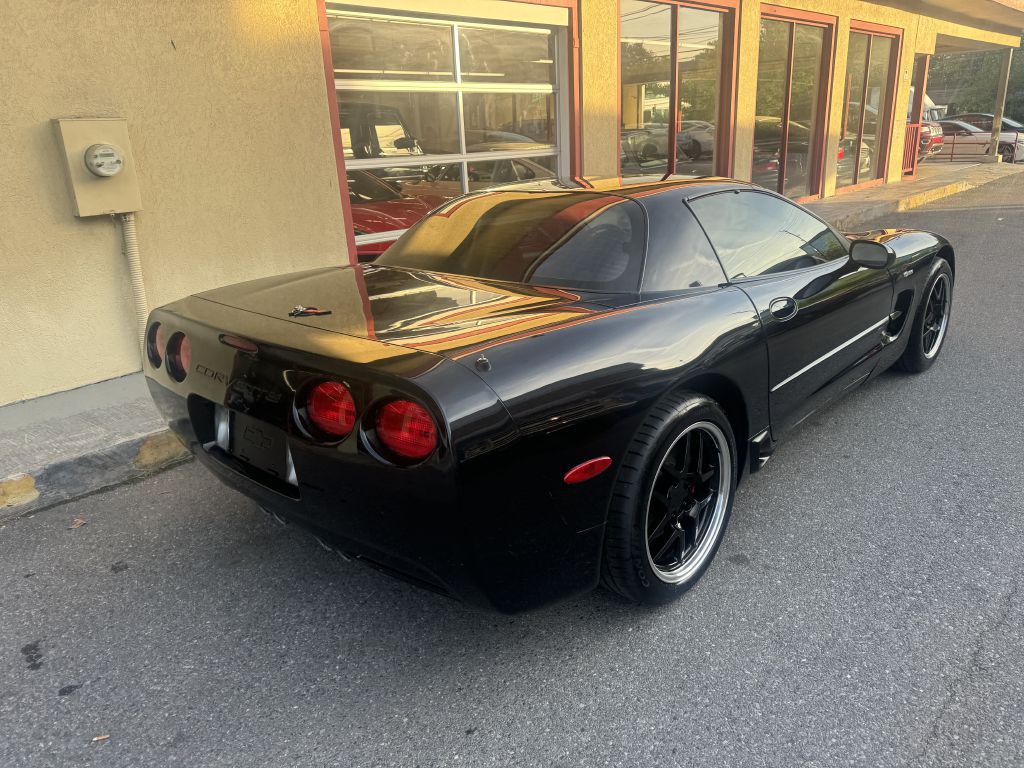 2002 Chevrolet Corvette Image 16