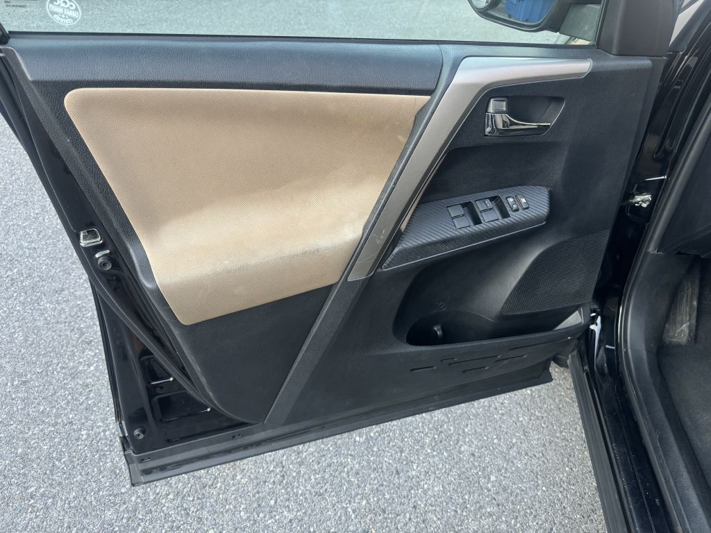 2015 Toyota Rav4 Image 36