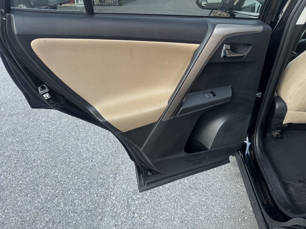 2015 Toyota Rav4 Image 40