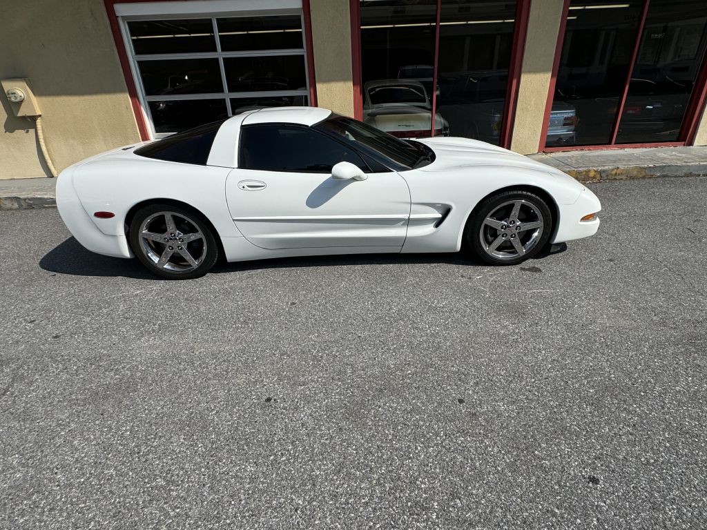 1998 Chevrolet Corvette Image 12