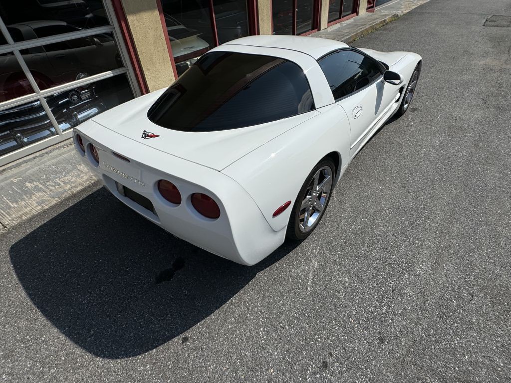 1998 Chevrolet Corvette Image 20