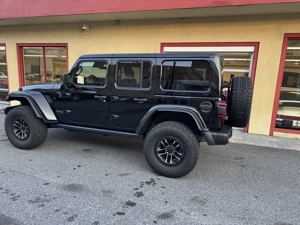 2024 Jeep Wrangler Image 32