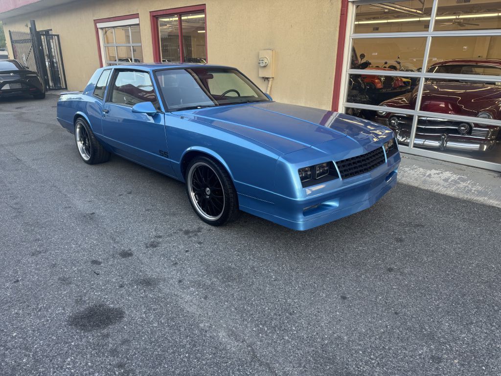 1987 Chevrolet Monte Carlo Image 2